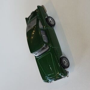 Hot Wheels Ashton Martin 1963 DB5 Die-Cast Toy Car